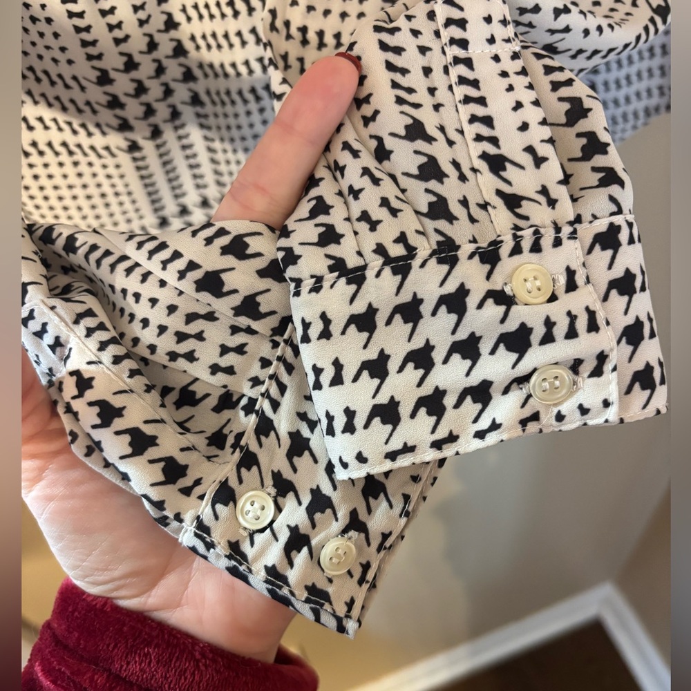 41 Hawthorne houndstooth print blouse Medium - Picture 3 of 10